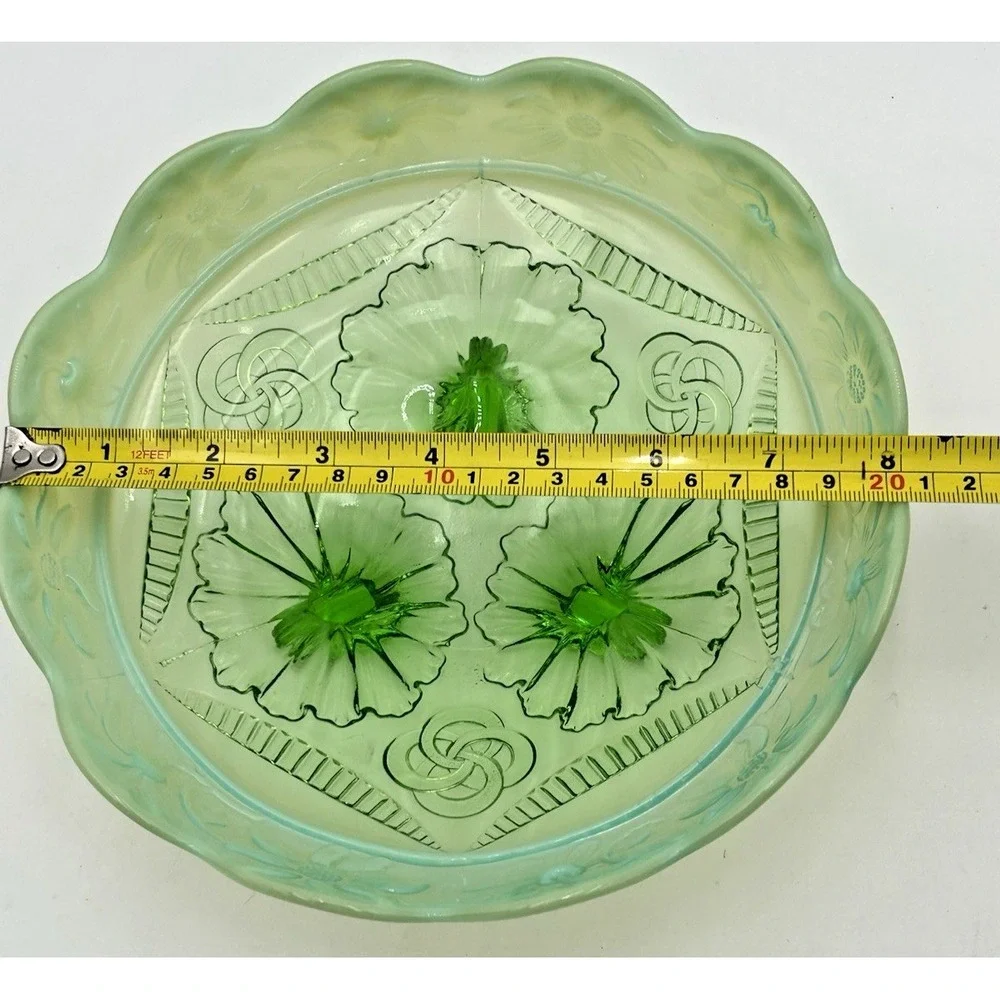 #5088‎ Antique Northwood Scalloped Opalescent Footed Green Ruffles 8